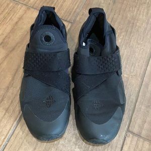 Boys black Nike
